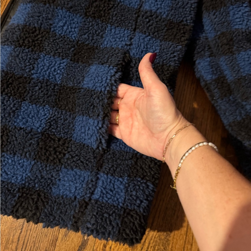 Lands' End Sherpa Jacket - Picture 5 of 11